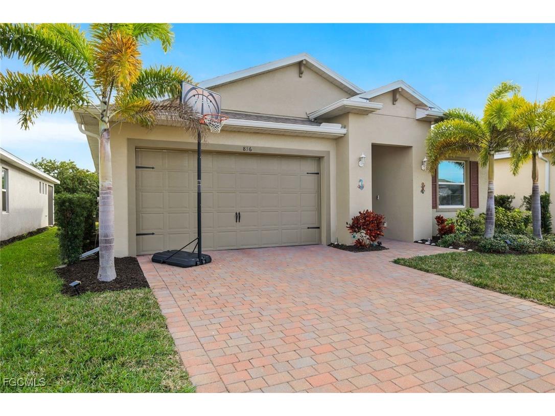 836 Heather Lake Avenue Cape Coral FL 33993 2026003949 image3