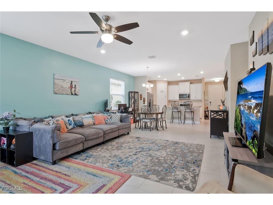 836 Heather Lake Avenue Cape Coral FL 33993 2026003949 image4