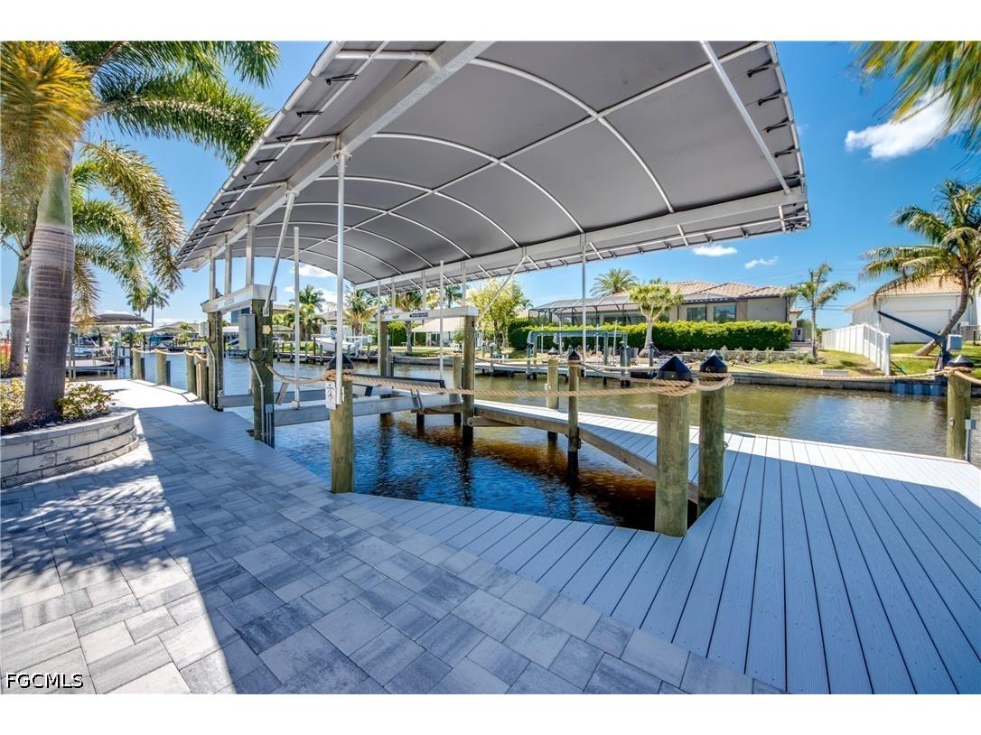 836 Miramar Court Cape Coral FL 33904 2026018977 image3