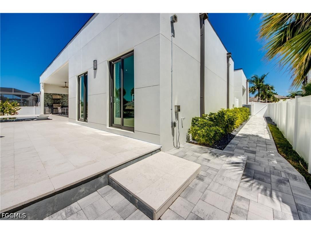 836 Miramar Court Cape Coral FL 33904 2026018977 image46