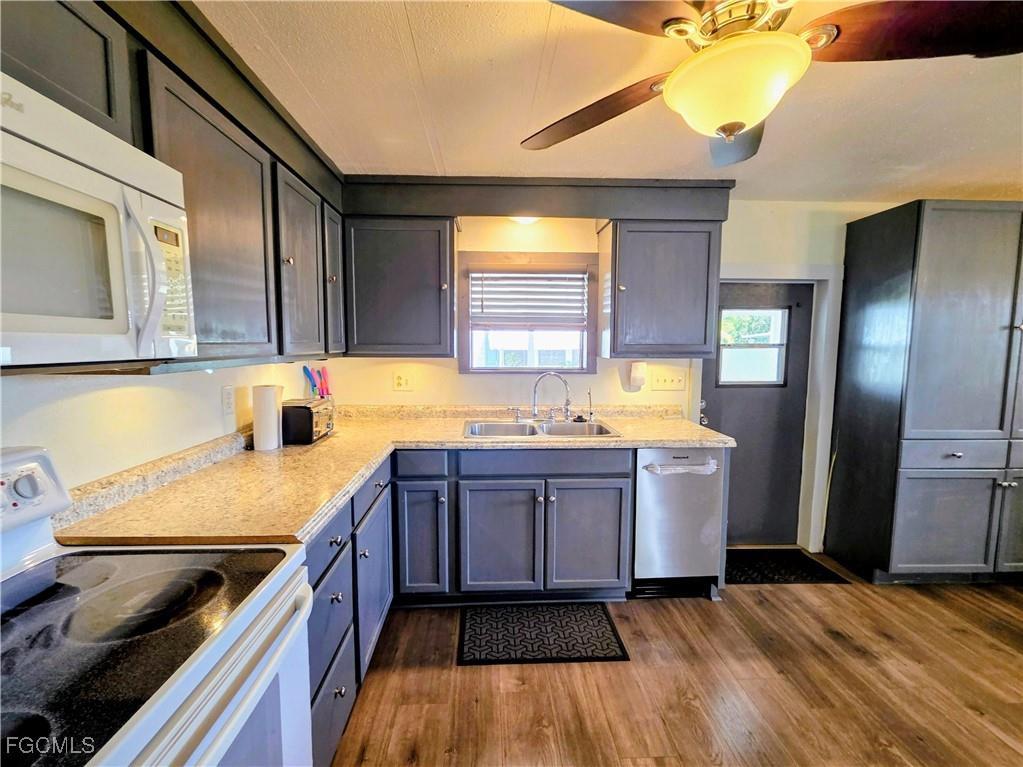 836 Peaceful Drive North Fort Myers FL 33917 2025013486 image4