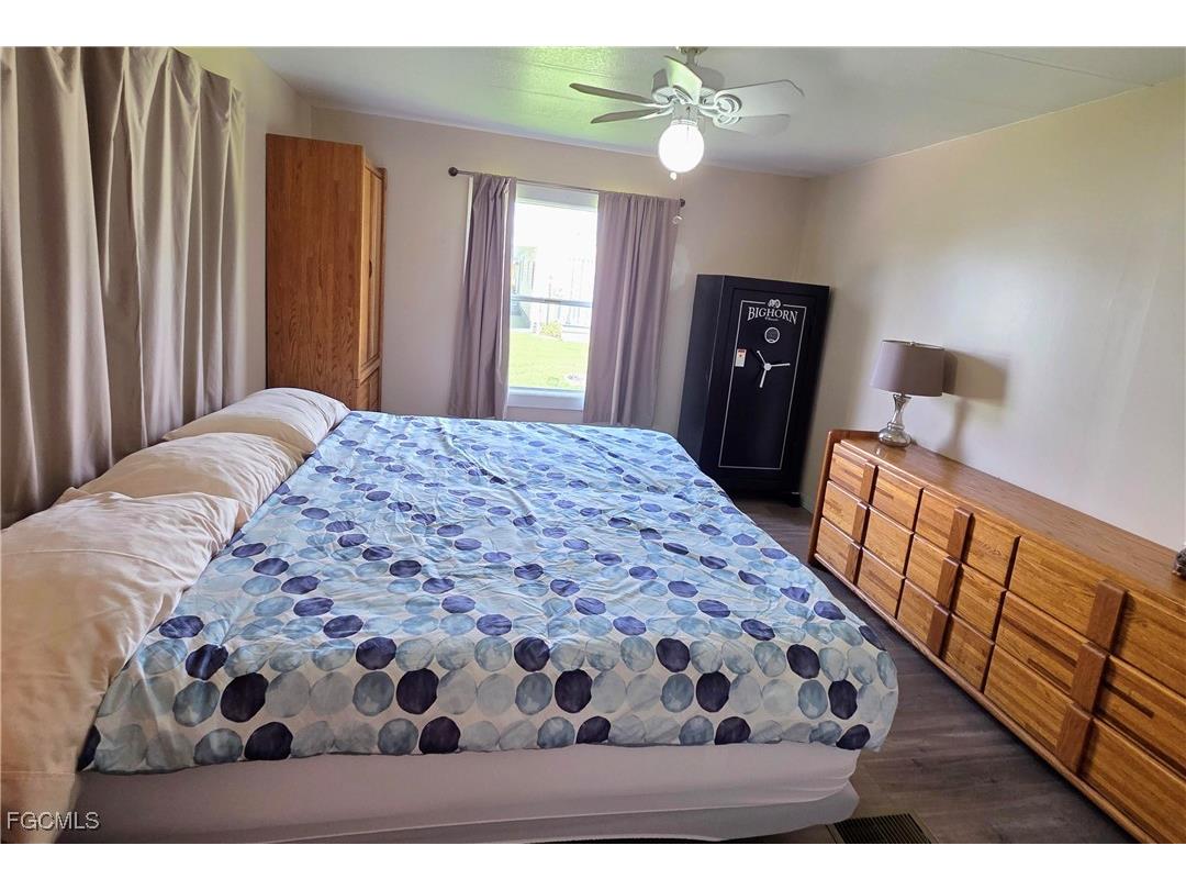 836 Peaceful Drive North Fort Myers FL 33917 2025013486 image8