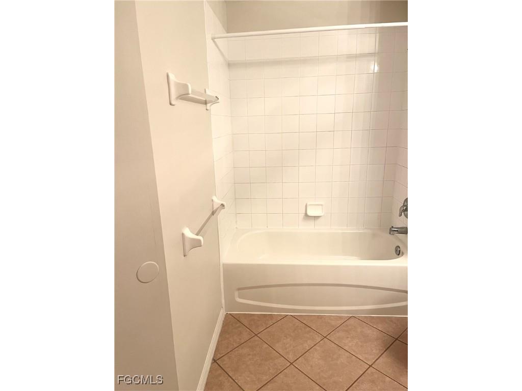 8361 Village Edge Circle #4 Fort Myers FL 33919 2025008492 image6