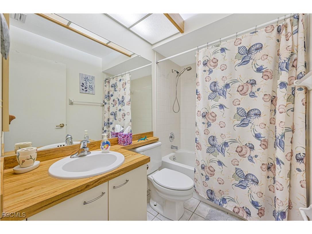 8366 Charter Club Circle #8 Fort Myers FL 33919 2025007132 image16