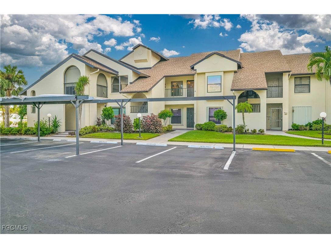 8366 Charter Club Circle #8 Fort Myers FL 33919 2025007132 image3