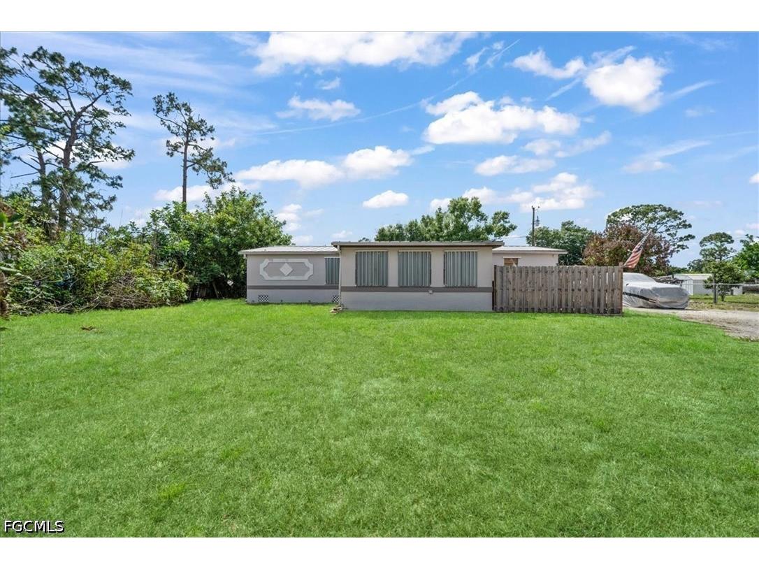 8366 Marx Drive North Fort Myers FL 33917 2026020784 image2
