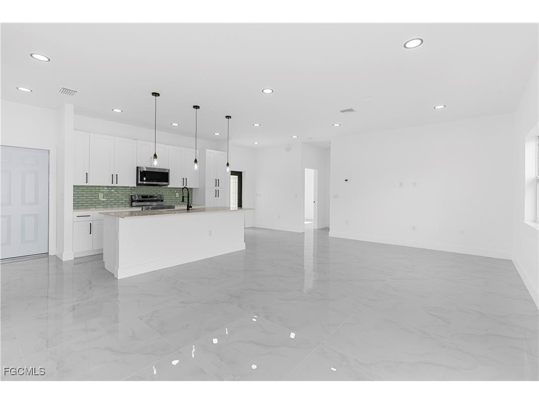 837 Colyer Street E Lehigh Acres FL 33974 2025023783 image5