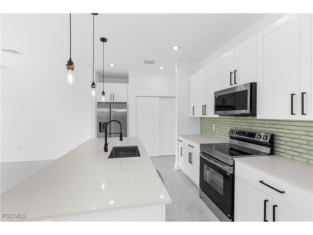 837 Colyer Street E Lehigh Acres FL 33974 2025023783 image6