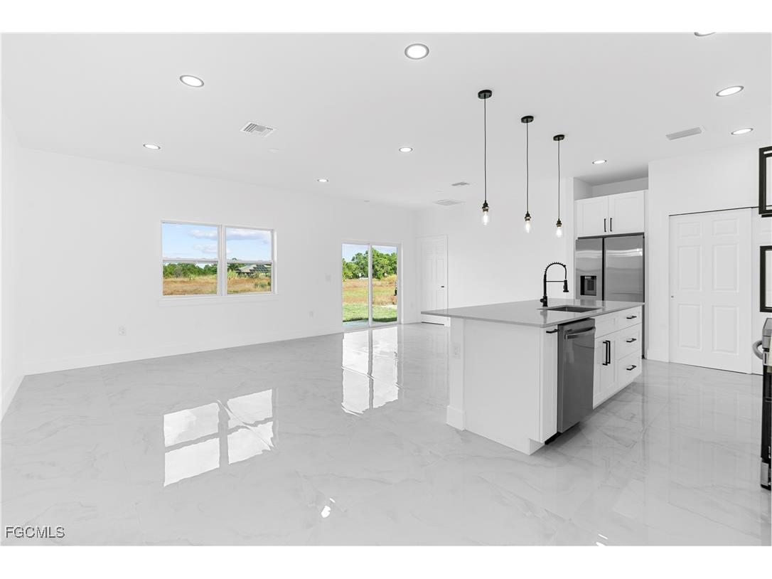 837 Colyer Street E Lehigh Acres FL 33974 2025023783 image7