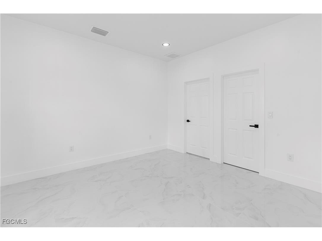 837 Colyer Street E Lehigh Acres FL 33974 2025023783 image8