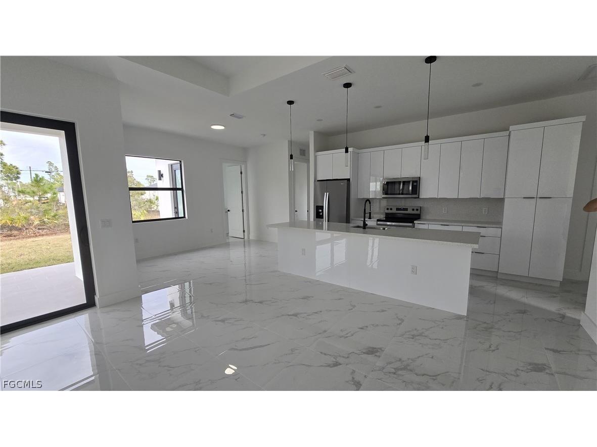 837 Foxtail Street Lehigh Acres FL 33974 2026006610 image6