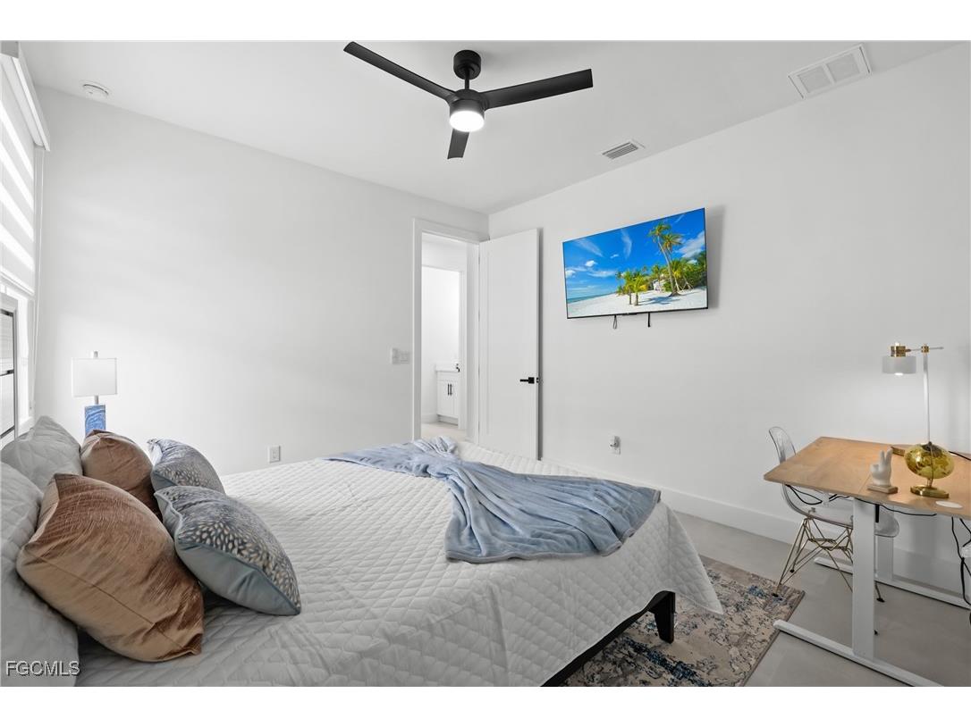 837 NE 6th Place Cape Coral FL 33909 2025011467 image37