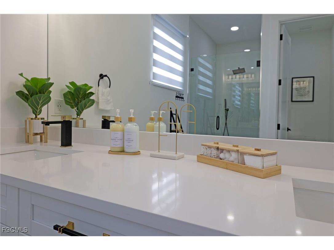 837 NE 6th Place Cape Coral FL 33909 2025011467 image46