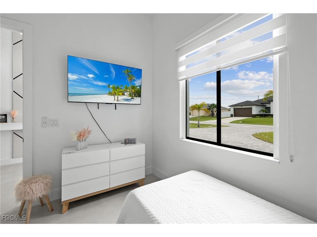 837 NE 6th Place Cape Coral FL 33909 2025011467 image8