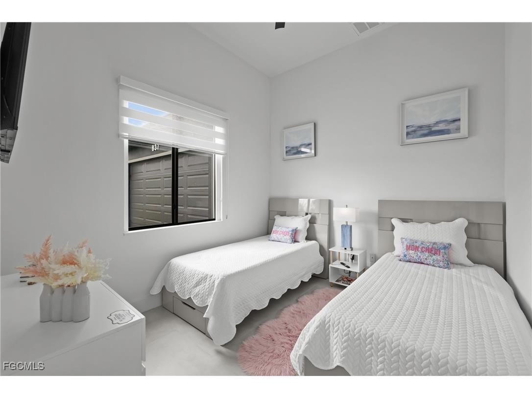 837 NE 6th Place Cape Coral FL 33909 2025011467 image9