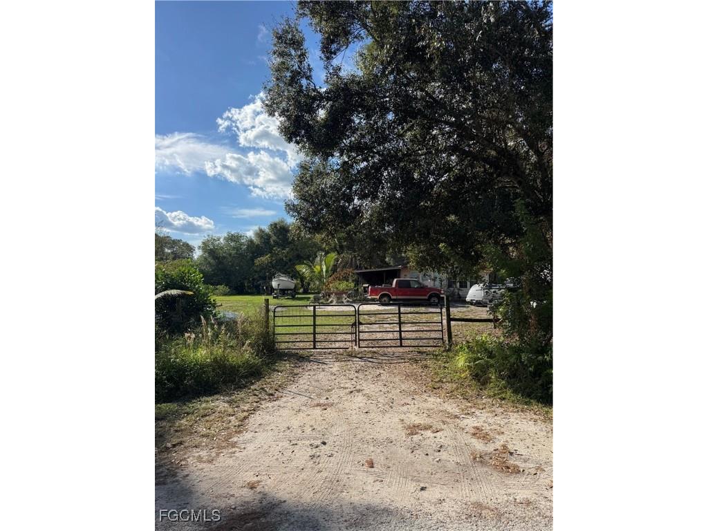 837 Pine Cone Avenue Clewiston FL 33440 2025021772 image1