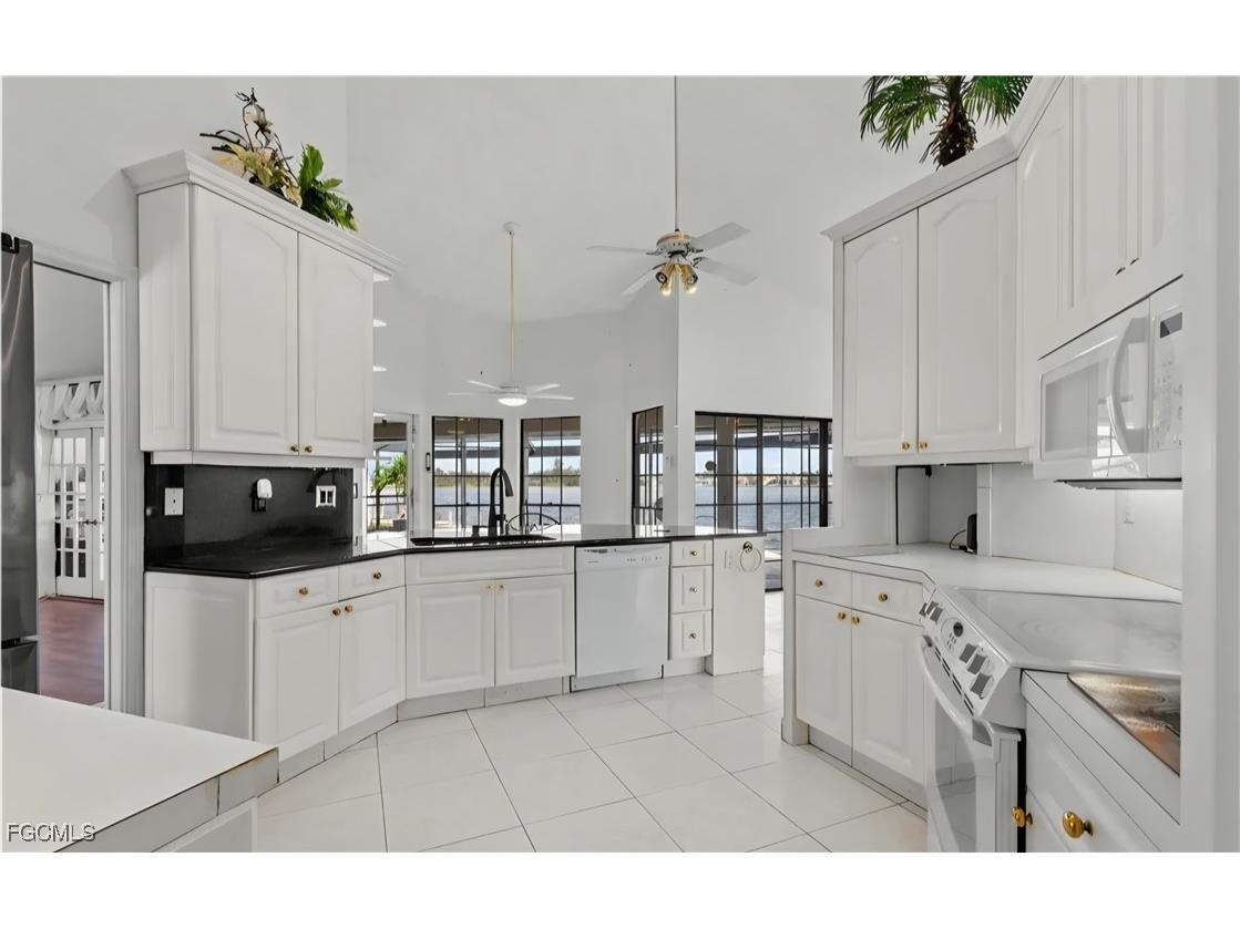 837 SW 2nd Avenue Cape Coral FL 33991 2025006044 image11