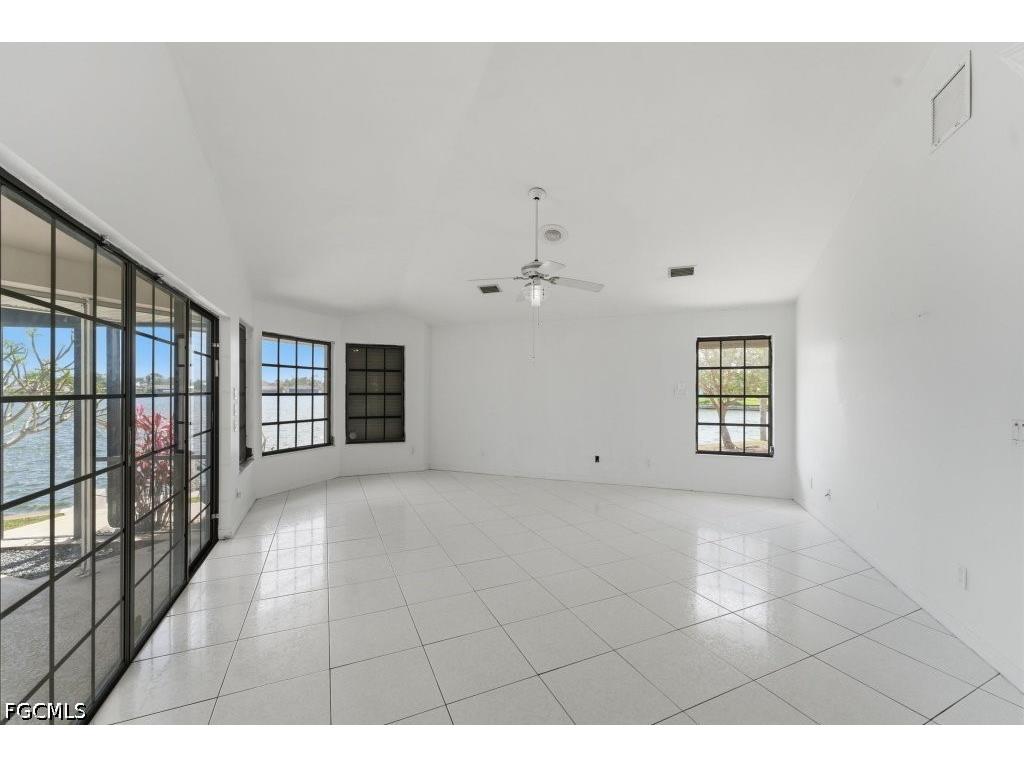 837 SW 2nd Avenue Cape Coral FL 33991 2026015876 image11