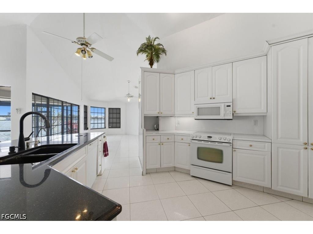 837 SW 2nd Avenue Cape Coral FL 33991 2026015876 image5