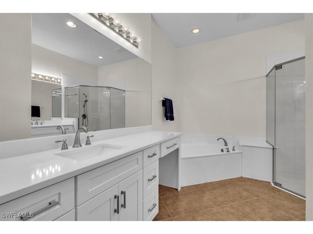 837 Vistana Circle #20 Naples FL 34119 225074058 image14