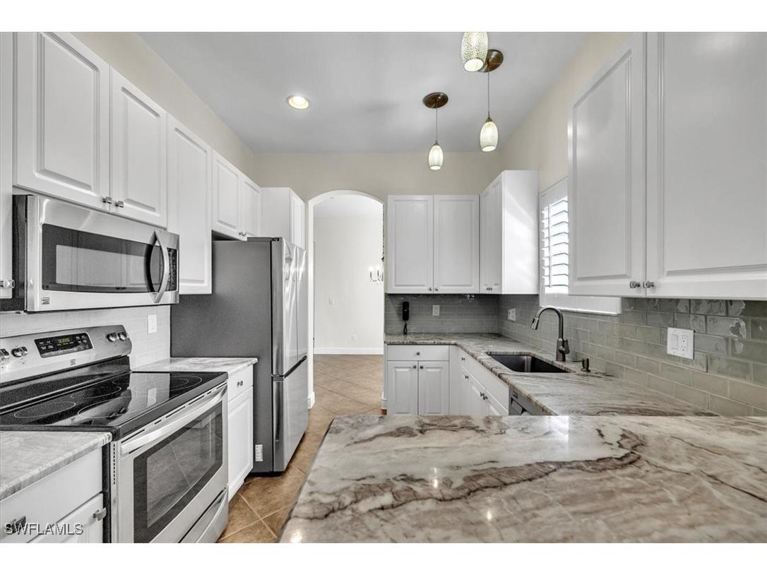 837 Vistana Circle #20 Naples FL 34119 225074058 image2