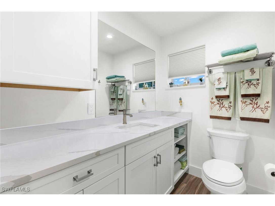 838-840 Rabbit Road Sanibel FL 33957 224085910 image13