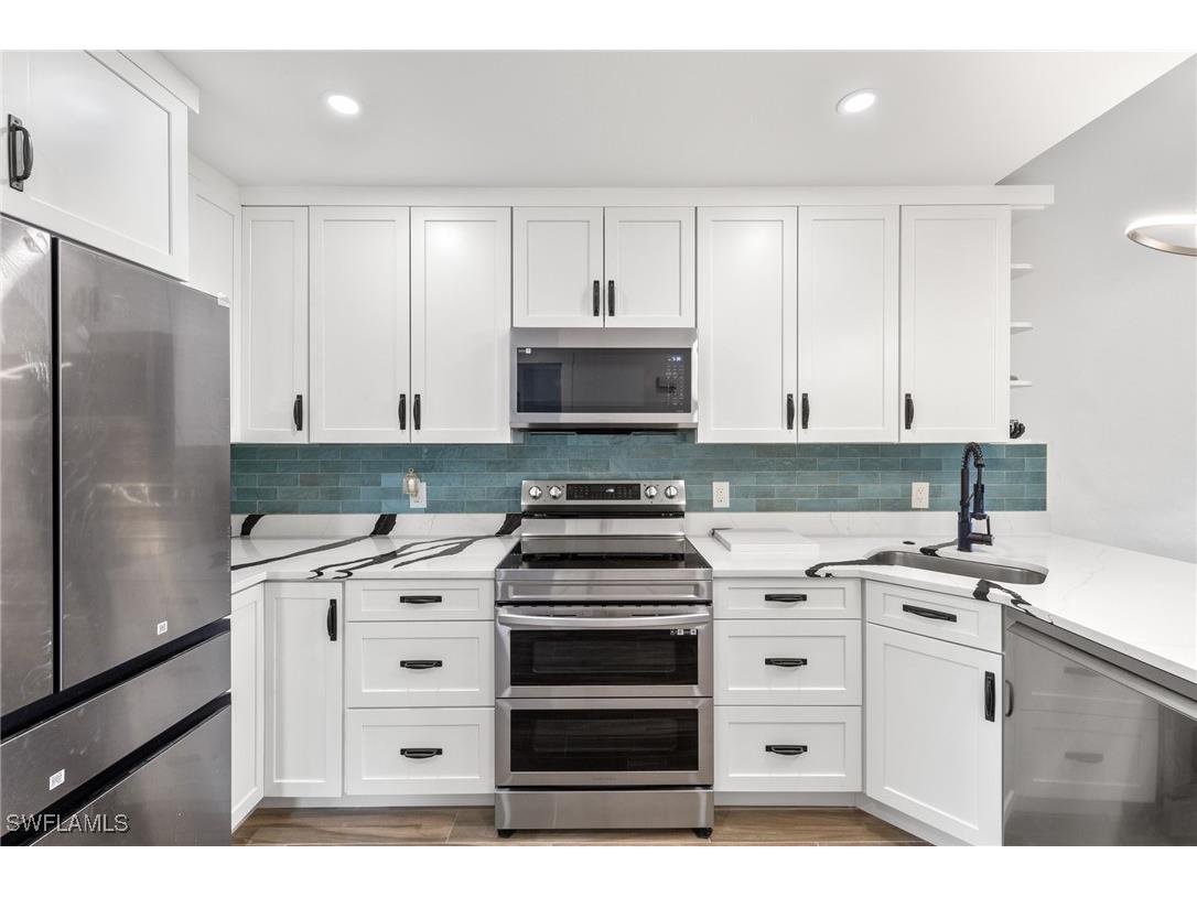 838-840 Rabbit Road Sanibel FL 33957 224085910 image23