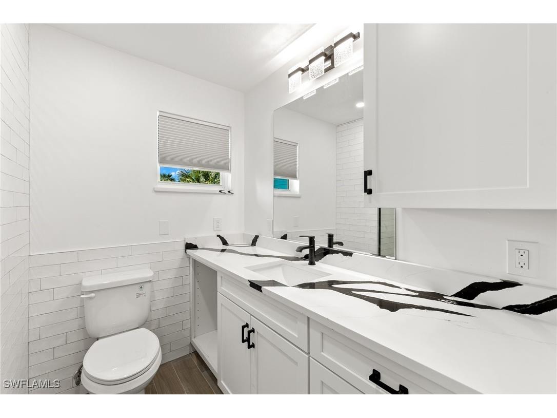 838-840 Rabbit Road Sanibel FL 33957 224085910 image27