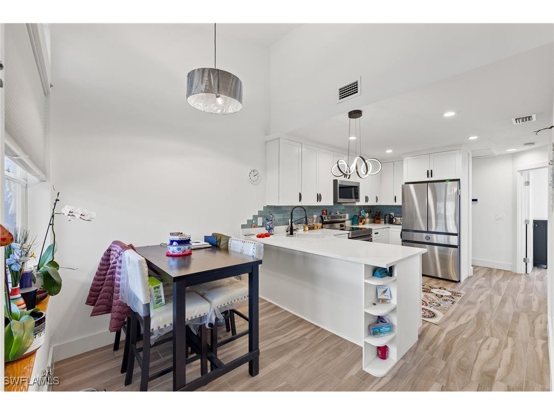 838-840 Rabbit Road Sanibel FL 33957 224085910 image7