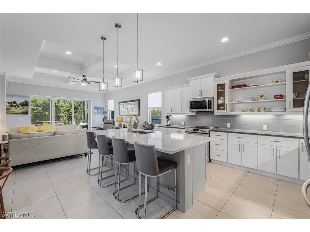 838 95th Avenue N Naples FL 34108 224040154 image1