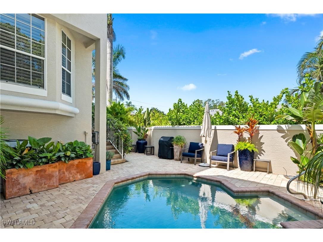 838 9th Avenue S Naples FL 34102 225047196 image1