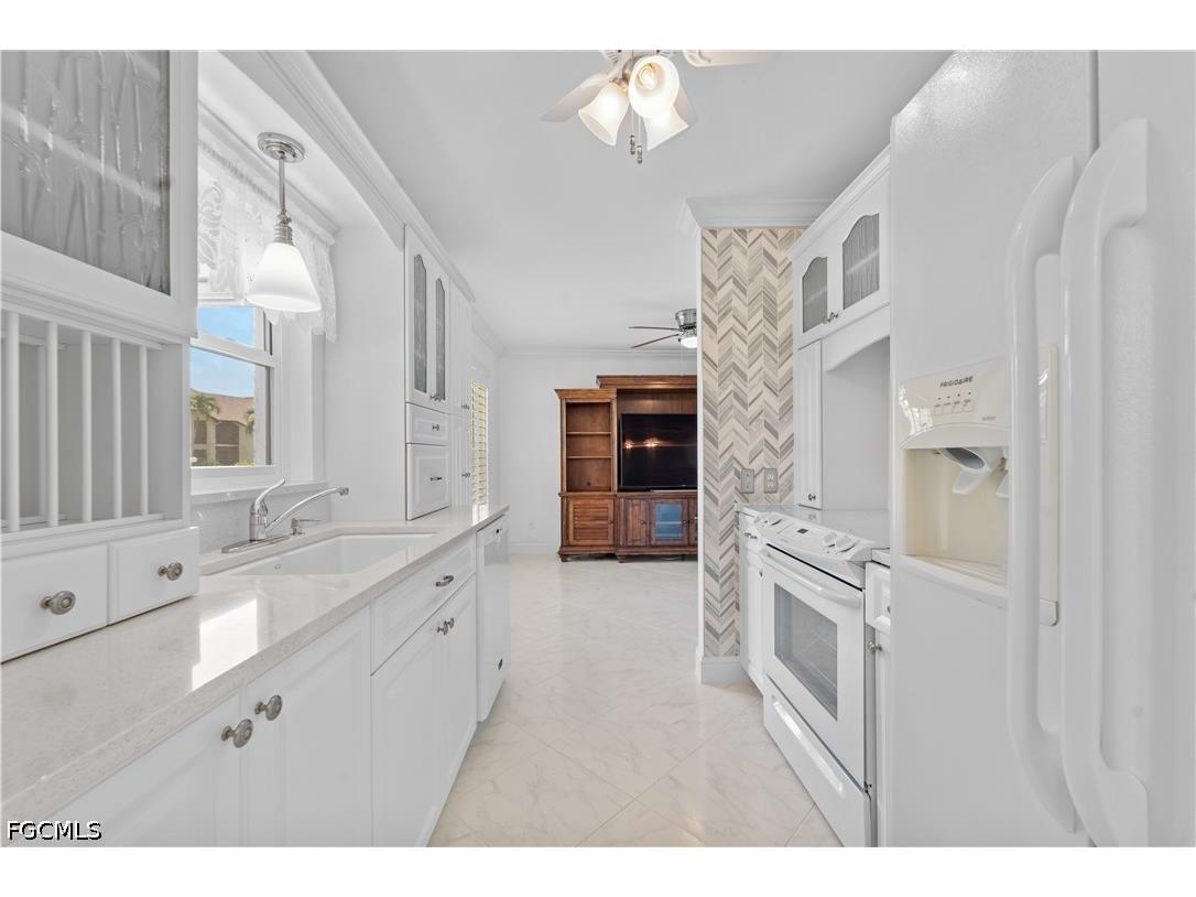 8382 Charter Club Circle #4 Fort Myers FL 33919 2026024324 image17