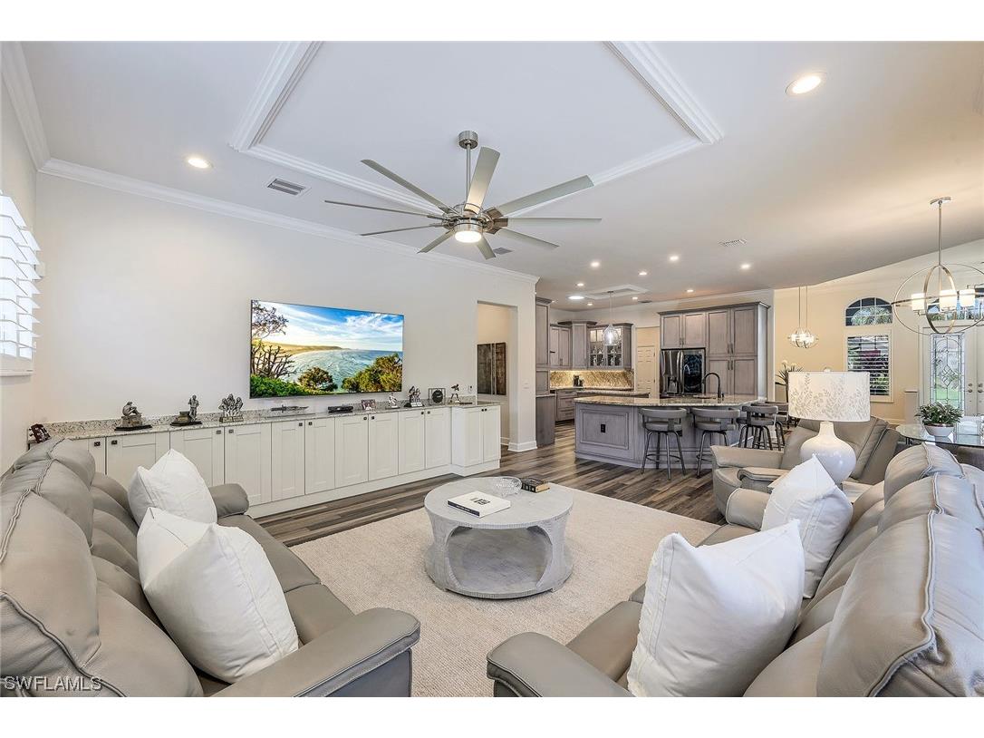 8392 Northhampton Court Naples FL 34120 223031350 image1