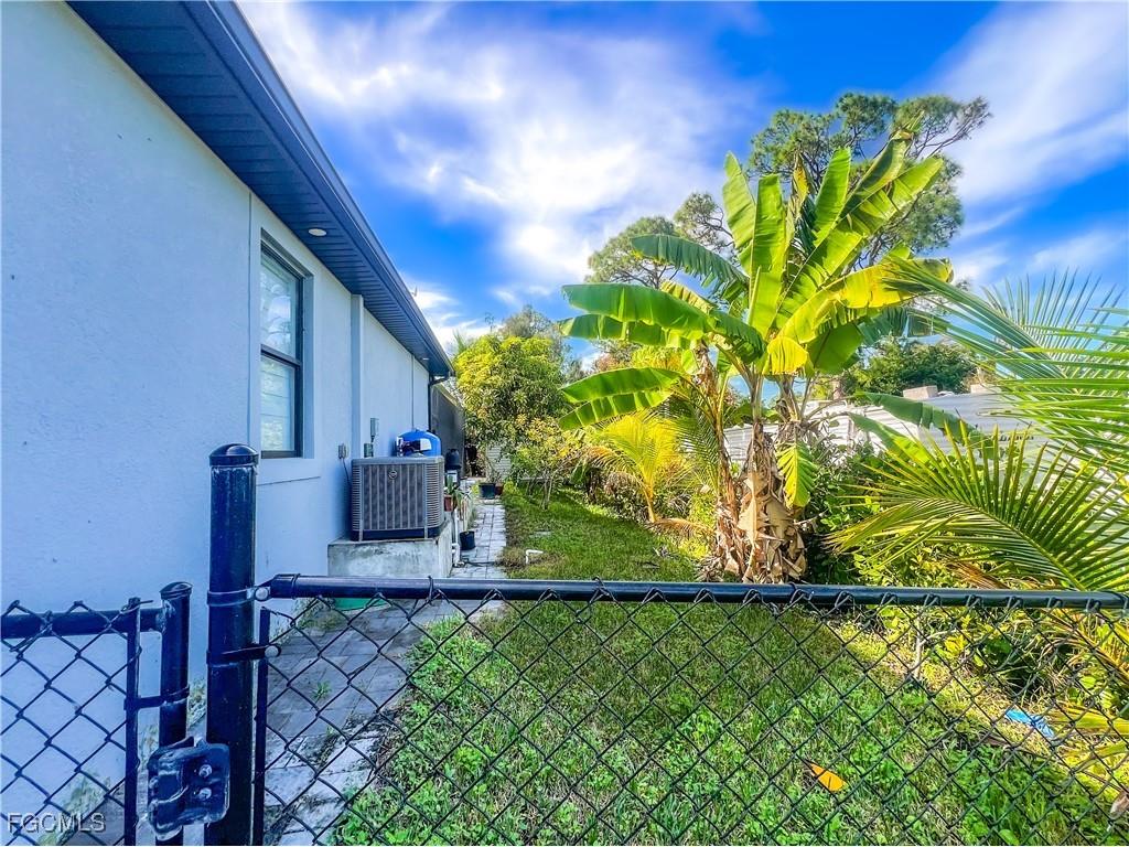 8396 Tolles Drive North Fort Myers FL 33917 2025017927 image35
