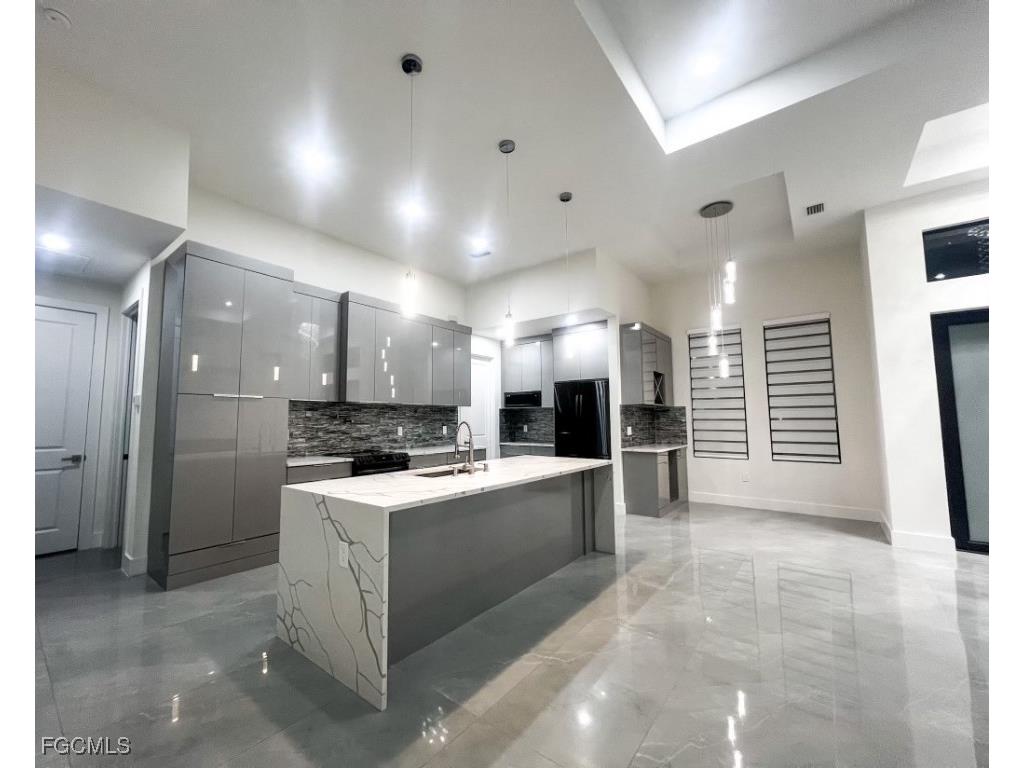 8396 Tolles Drive North Fort Myers FL 33917 2025017927 image6