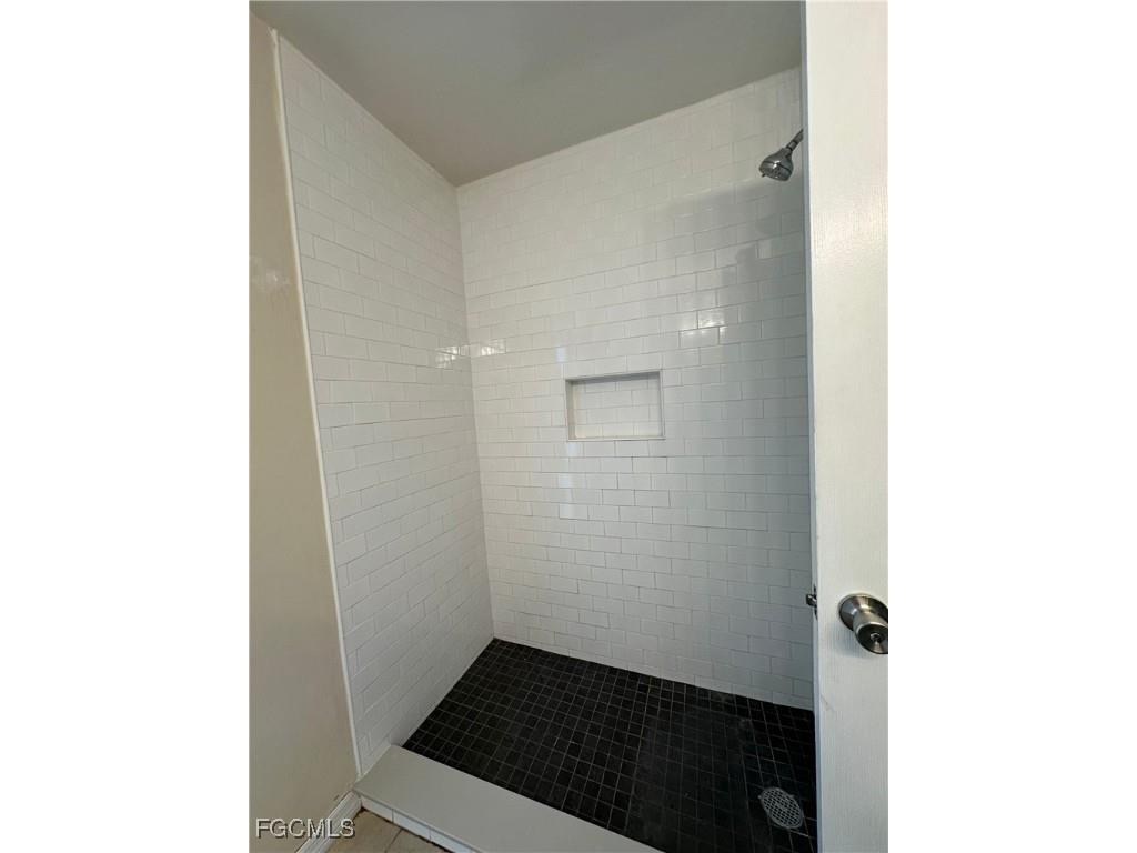 8397 Bahamas Road Fort Myers FL 33967 2025006658 image18