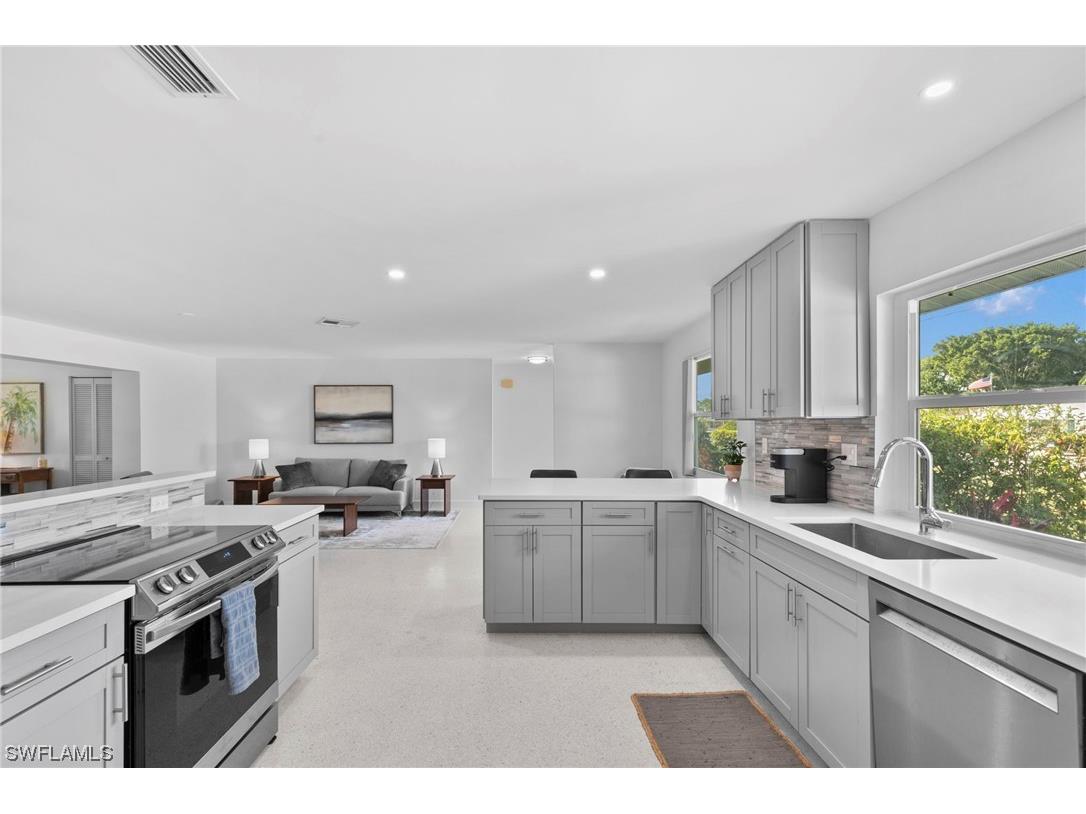 84 9th Street Bonita Springs FL 34134 223078511 image1