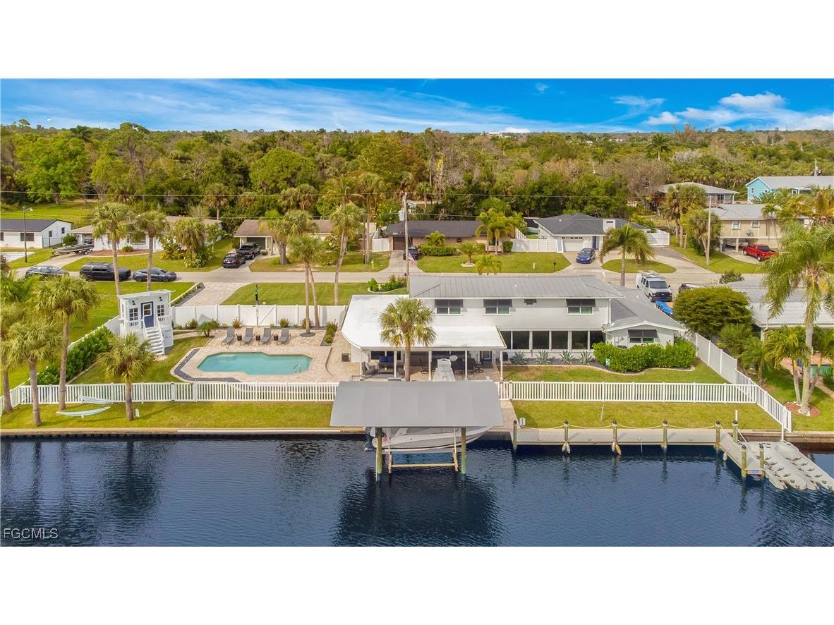 84 Cardinal Drive North Fort Myers FL 33917 2025007686 image1