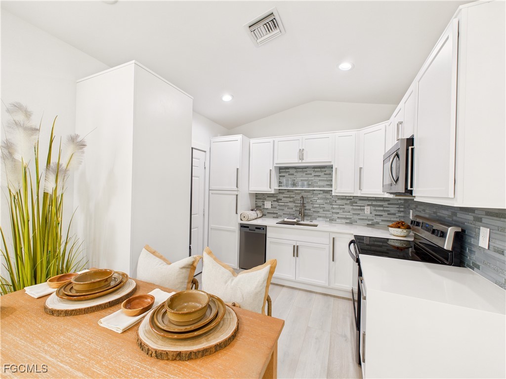 840 10th Avenue NE Naples FL 34120 2025007541 image20