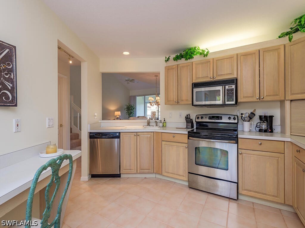 8405 Excalibur Circle #D9 Naples FL 34108 226024683 image5