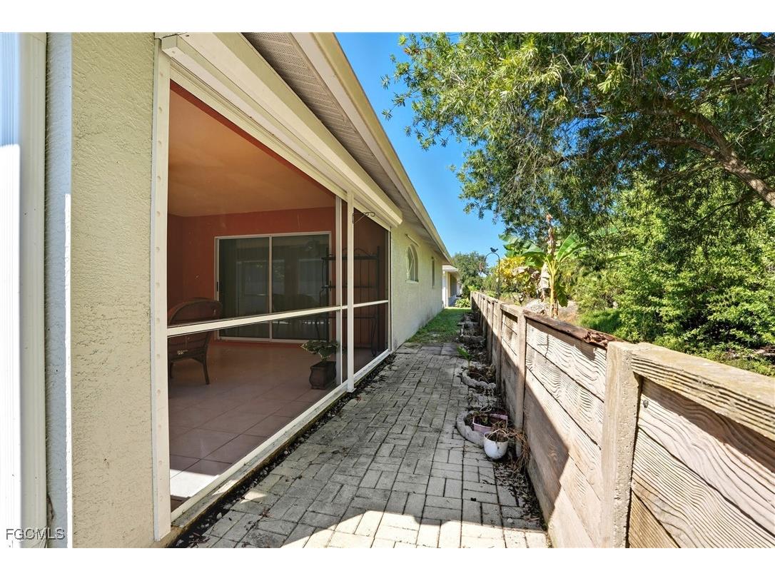 841 Charlemagne Boulevard Naples FL 34112 225043393 image32