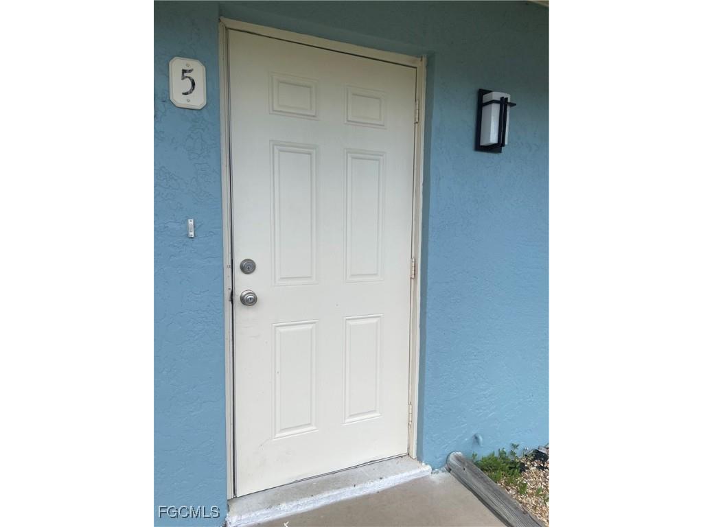 841 Gleason Parkway #5 Cape Coral FL 33914 2025008441 image2