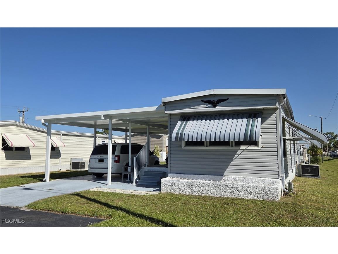 841 Winterest Drive North Fort Myers FL 33917 2025020513 image3