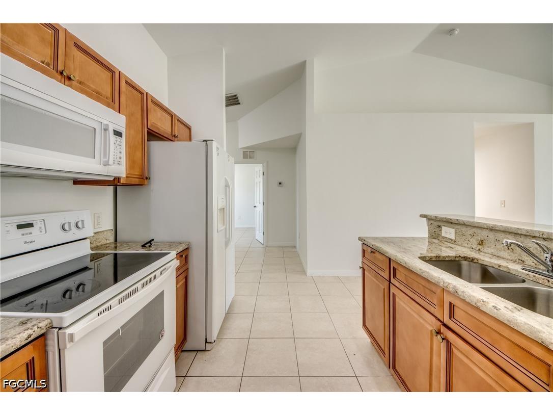 842/844 SW 39th Terrace Cape Coral FL 33914 2026010538 image10