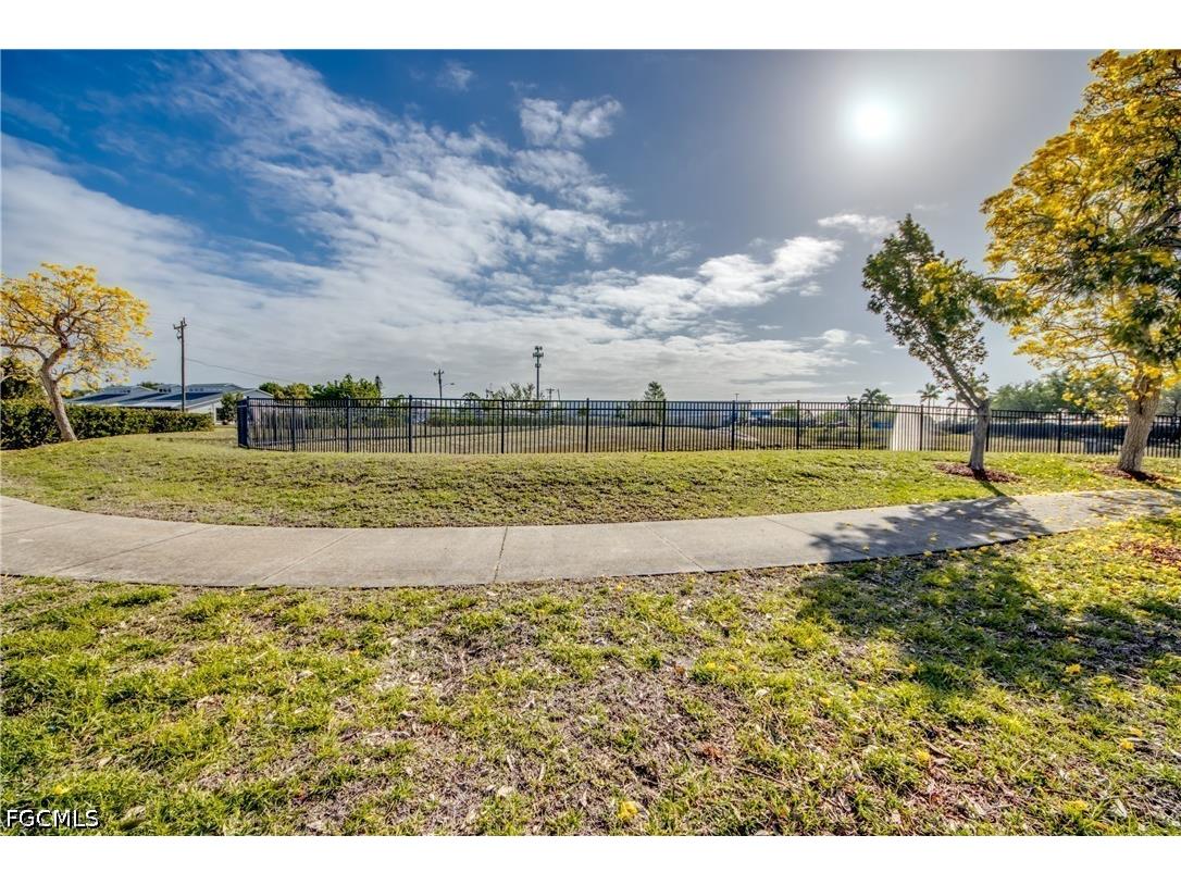 842/844 SW 39th Terrace Cape Coral FL 33914 2026010538 image23