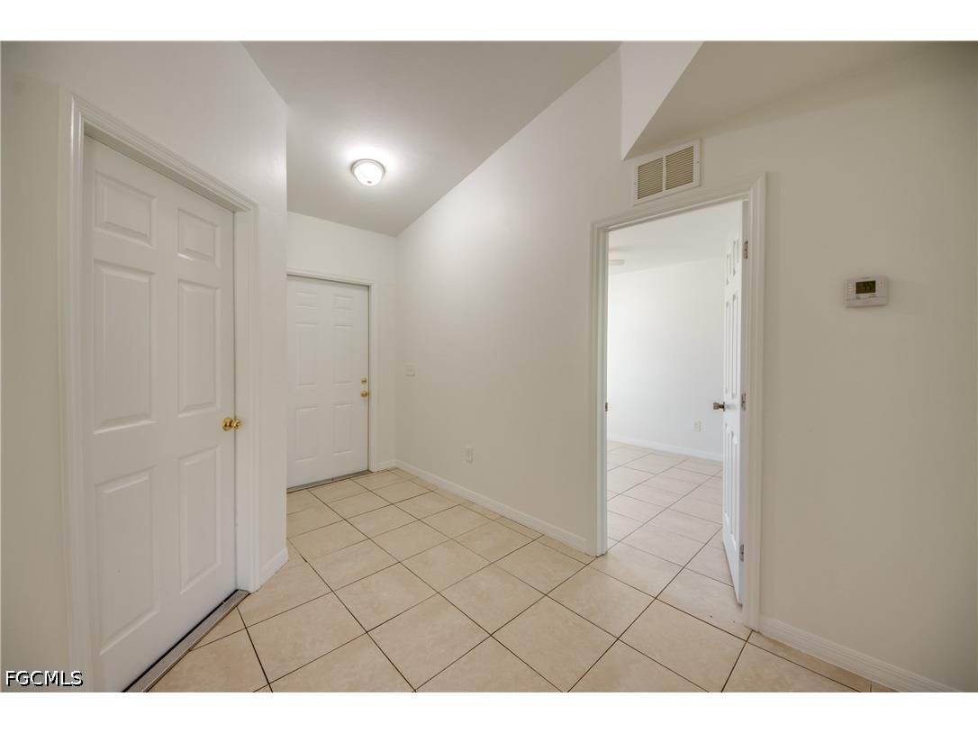 842/844 SW 39th Terrace Cape Coral FL 33914 2026010538 image4