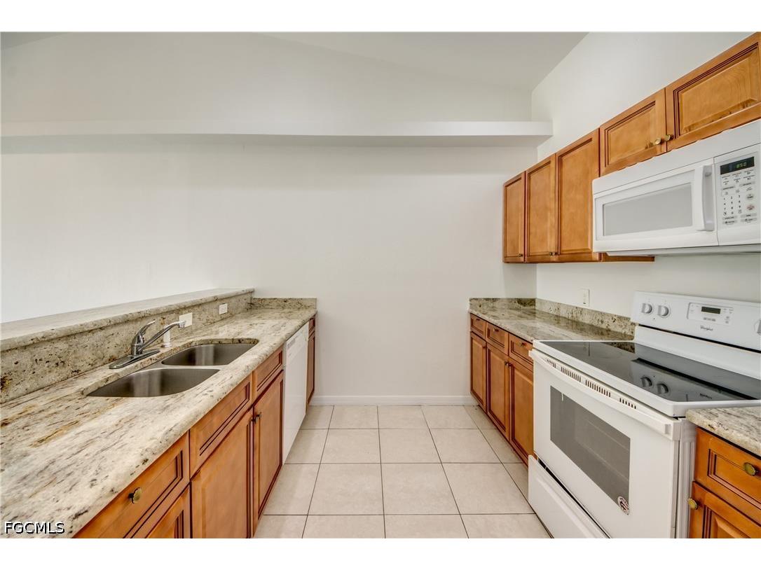 842/844 SW 39th Terrace Cape Coral FL 33914 2026010538 image6