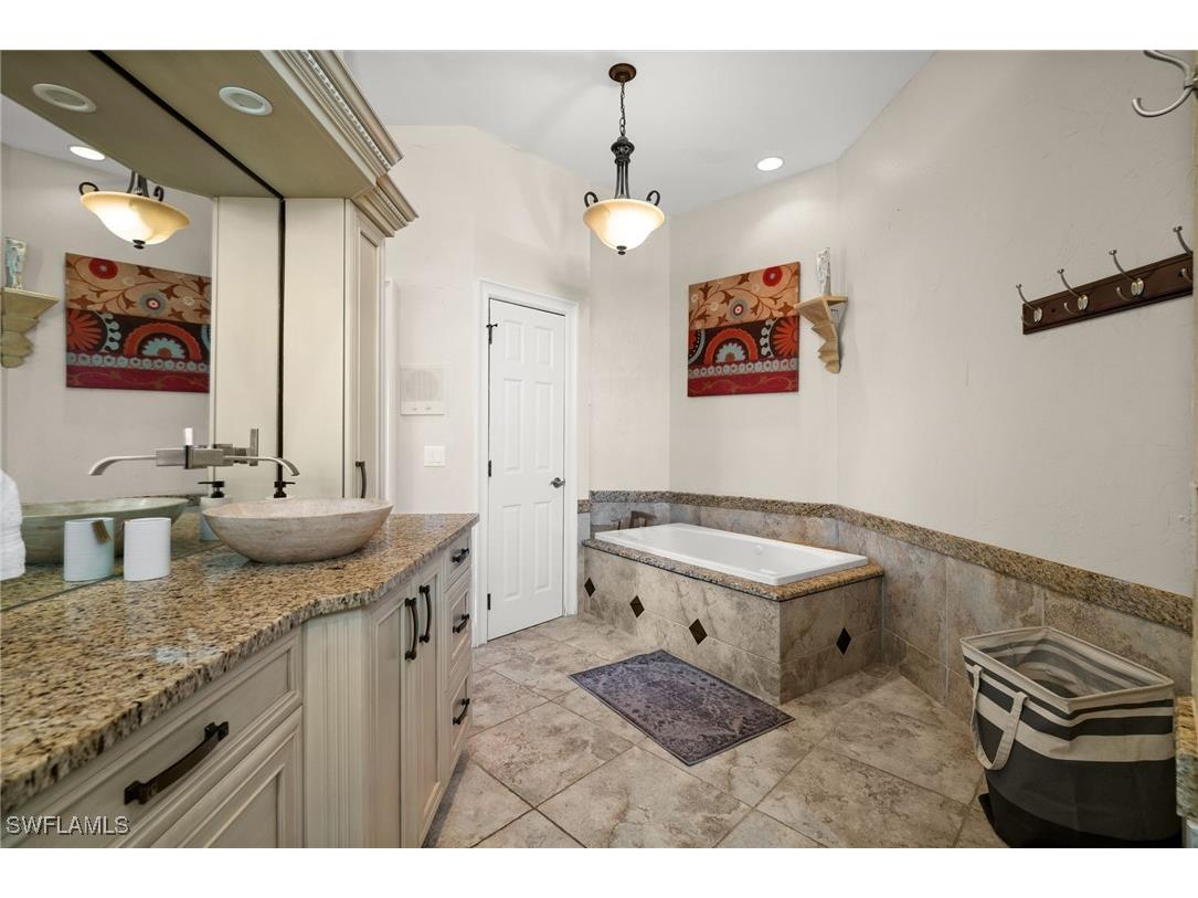 842 Miramar Court Cape Coral FL 33904 225046278 image23