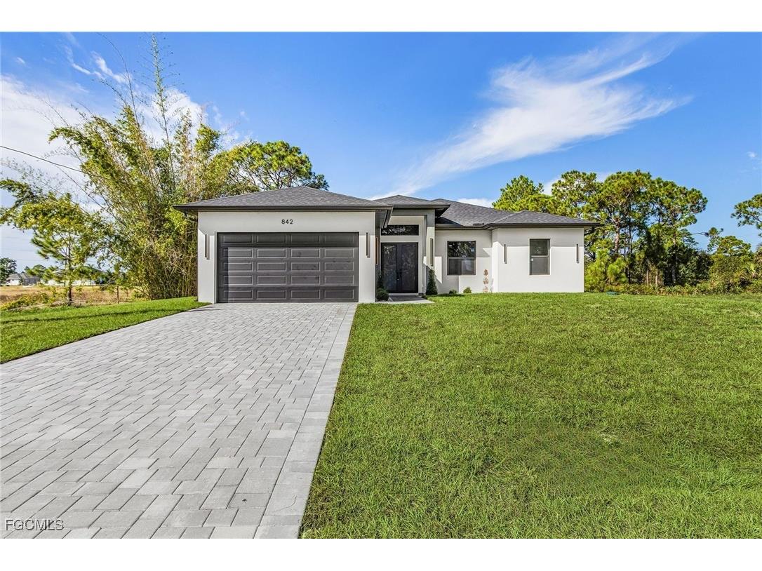 842 Nina Avenue S Lehigh Acres FL 33974 2025019503 image1