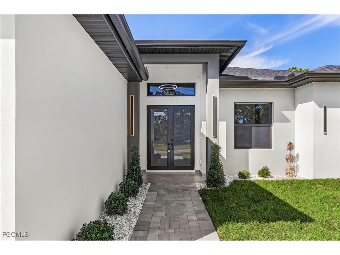 842 Nina Avenue S Lehigh Acres FL 33974 2025019503 image4